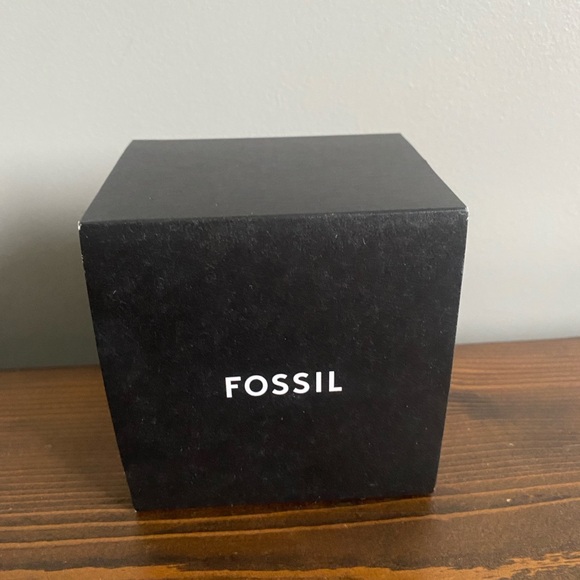 SOLD! BRAND NEW! Fossil Riley Rose Gold Watch - Picture 9 of 10